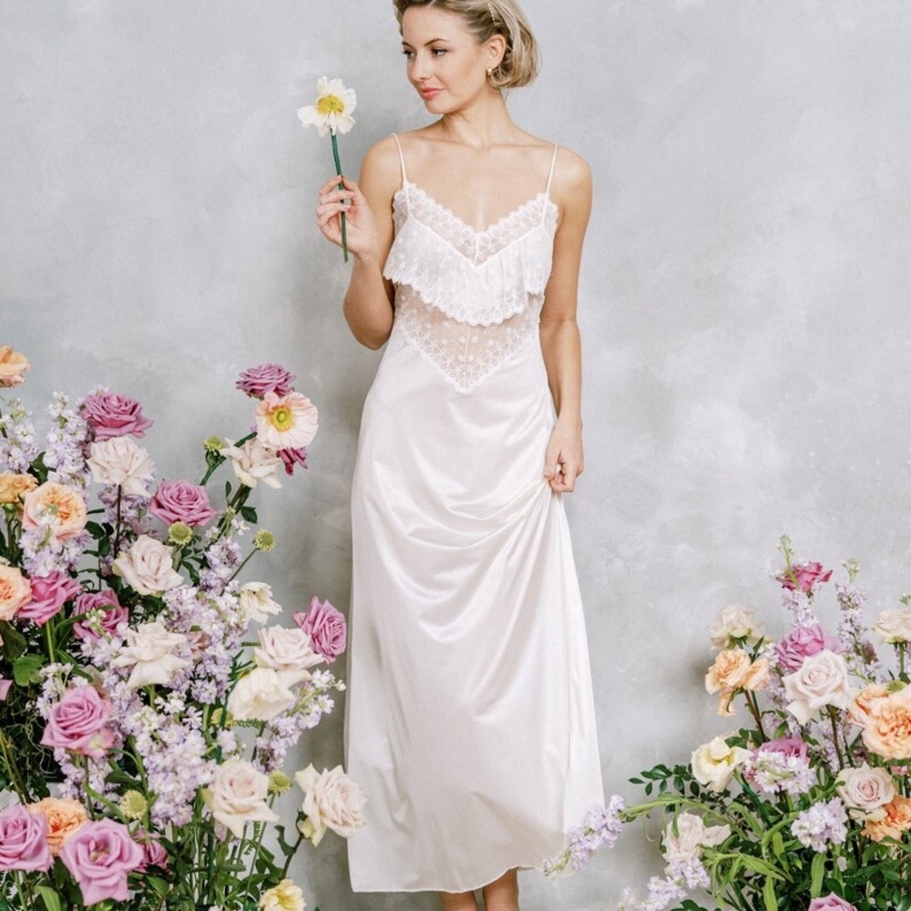 White bridal boudoir gown